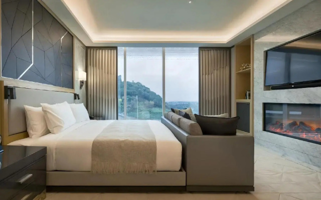 Cachet Boutique Zhejiang Circuit