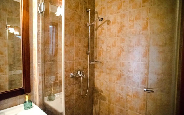 Indigo Apartment With Free Parking