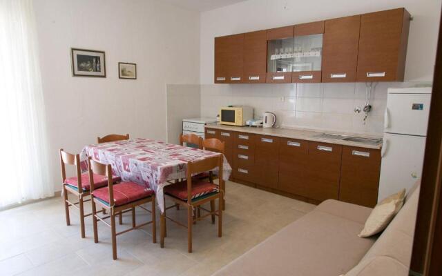 Apartments Ivica - 150m from sea