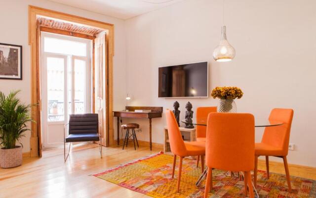 Charming Flat with Balconies Central Chiado District 2 Bedrooms & AC 19th Century Building