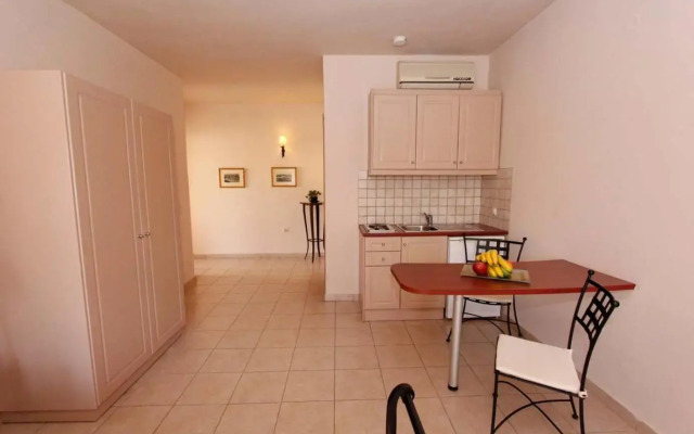 Lambrinos Suites