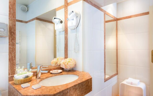 Dauphine Saint Germain Hotel
