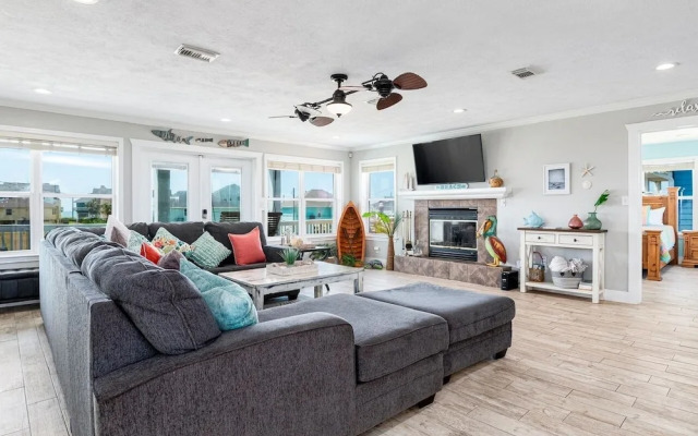 Selah 3 Bedroom Home by RedAwning