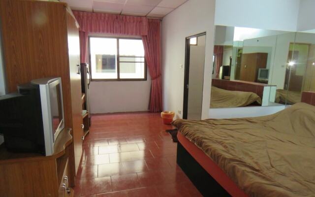Malee House and Restaurant – Guest Rooms – Pattaya