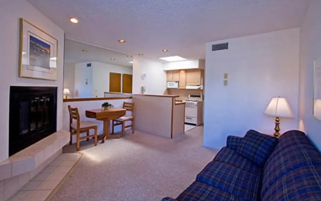 Weathervane Terrace Inn and Suites
