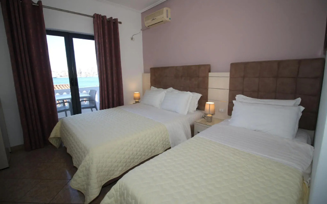 Julia Hotel