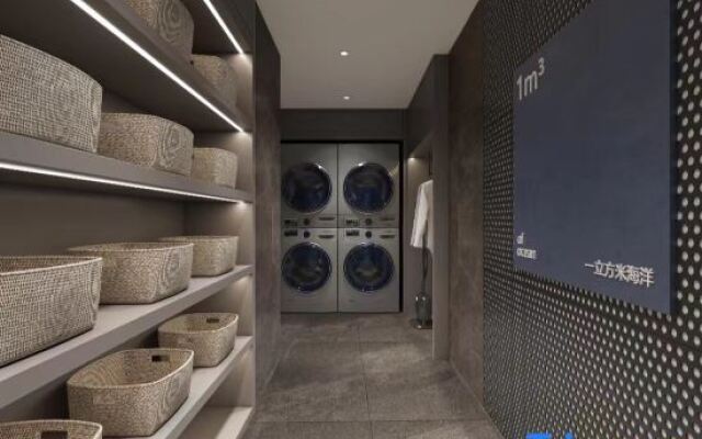 Tianjin Five Avenue Xiaobalou subway station Light House Hotel