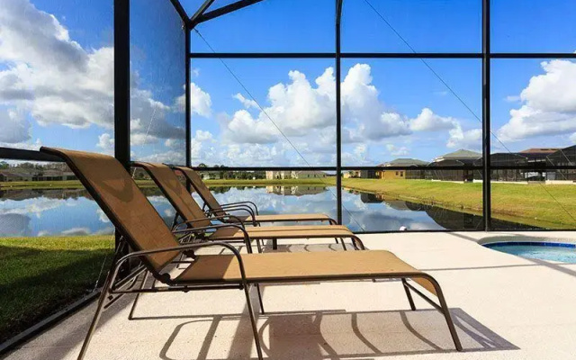 Pond View Home Pool & Spa, Kissimmee, US