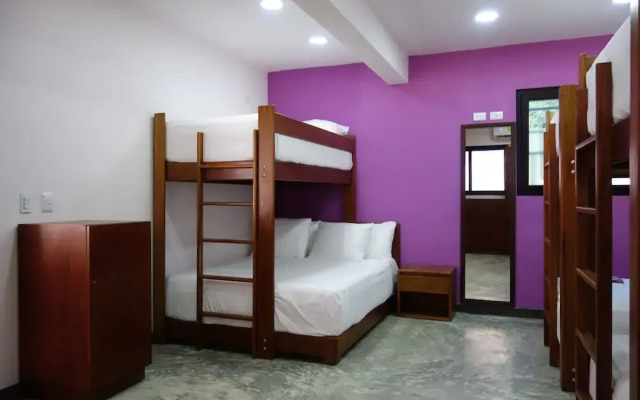 Itza Hotel Akumal - Hotel - Hostel