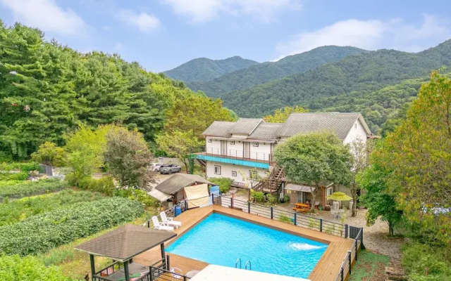 Gapyeong Hanulteo Pension