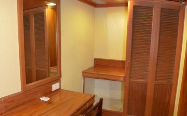 Hotel Raya's Annexe-1