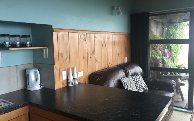 Grafton Cottage & Chalets