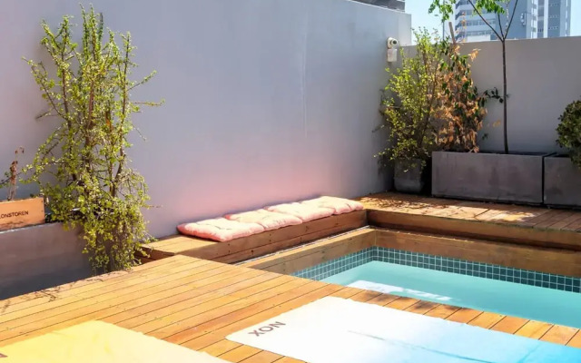 Tranquil Escape in Sea Point Aureto