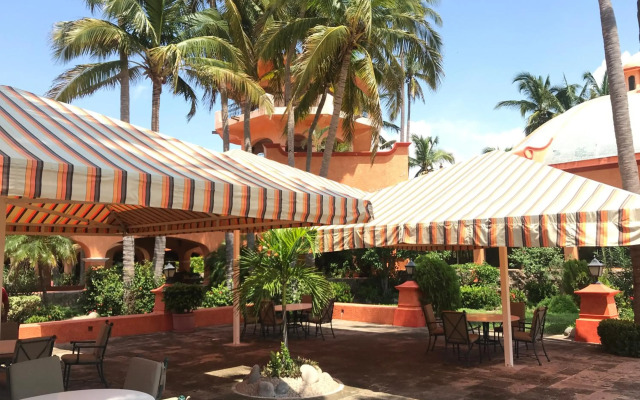 Grand Isla Navidad Golf & Spa Resort with Marina