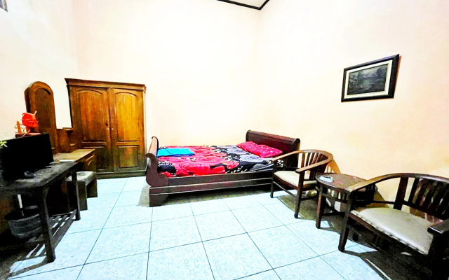OYO 95141 Tanjung Mas Hotel – Guest Rooms – Semarang