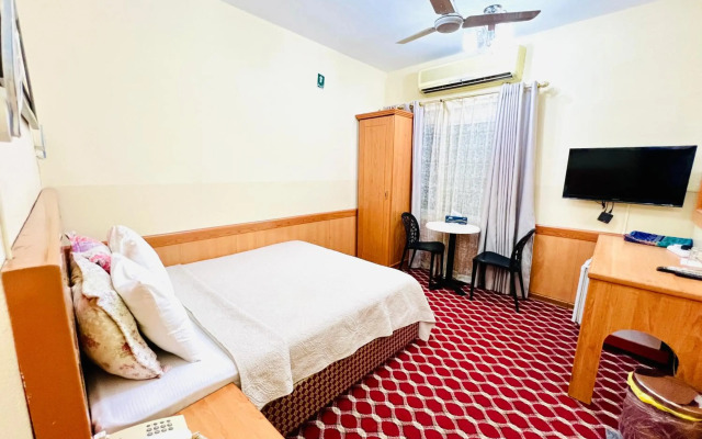 Al Ahrar Hotel