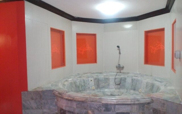 Hotel Sogo Quirino Motor Drive Inn
