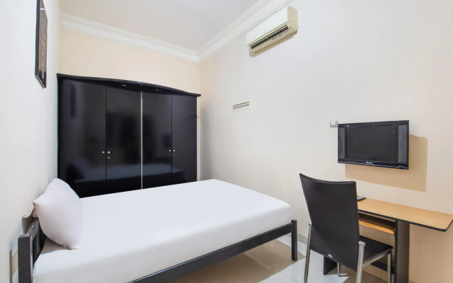 OYO Life 3053 Kost Putra Mm