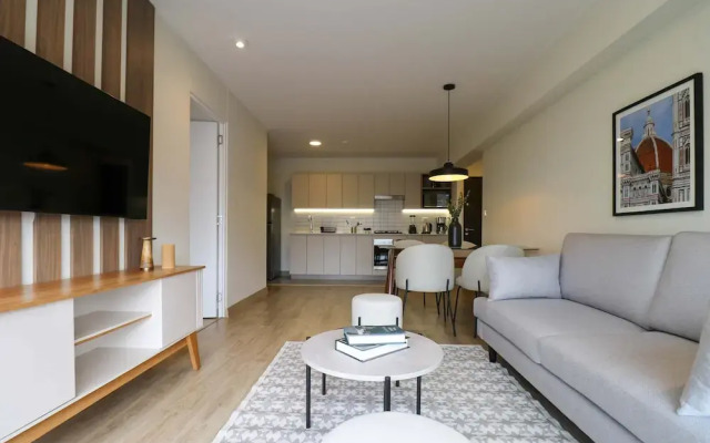 w Grandiose 2BR w Great Balcony in Miraflores