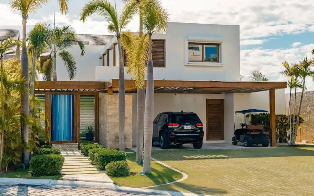 Dreamy 4BR Villa in Cap Cana s Marina