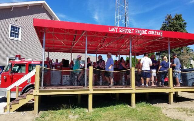 Grand Islander Hotel