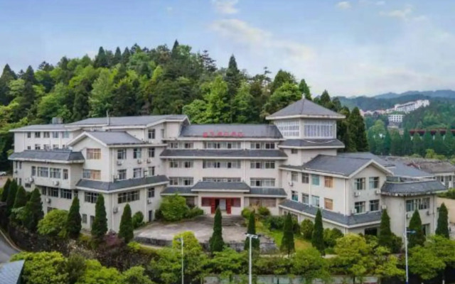 Weimei Lake-view Hotel