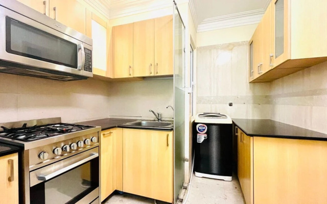BluO 1BHK - DLF Galleria | BathTub, Balcony, Suite
