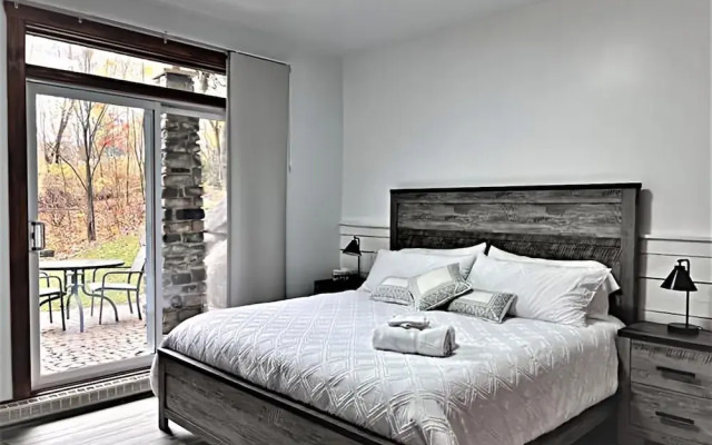 Les Eaux 227-1 by Escapades Tremblant