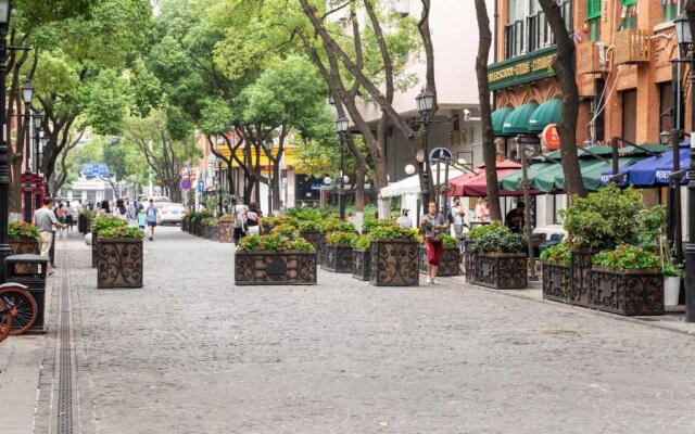 Wuhan Jiangan·Jinyuan World Center· Locals Apartment 00172850