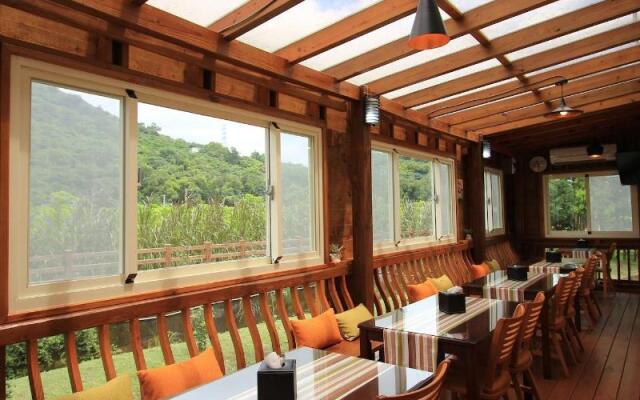 Cai Feng B&B