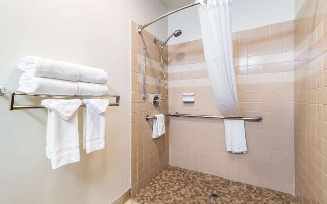 Quality Inn & Suites Lacey Olympia