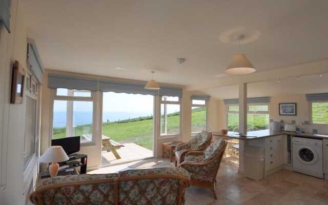 Siesta Chalet, BRIDPORT