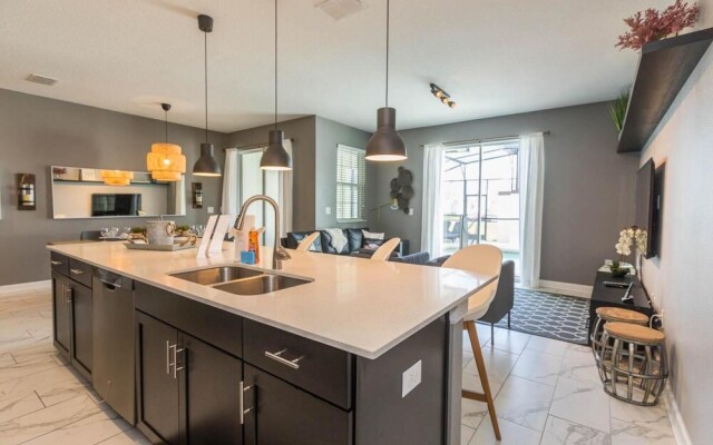 8924 SD - Luxury 4BR Townhome Private Pool