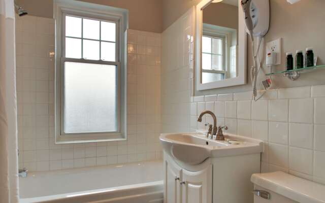 The Knickerbocker on the Lake