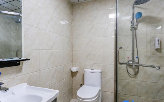 Linyi Shankee Hotel Jiefang East Road Jiuzhou Shopping Center – Bathroom – Linyi