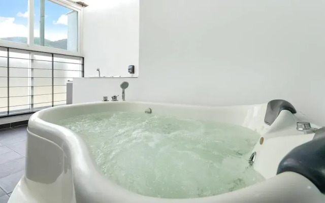 Gyeongju Joypoolvilla&kidspension