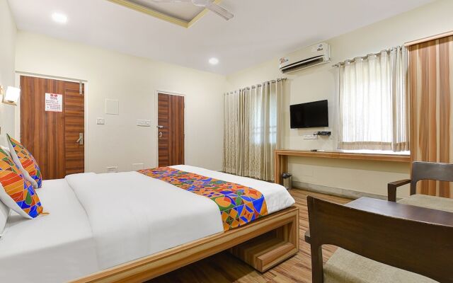 Fabhotel Royal Icon