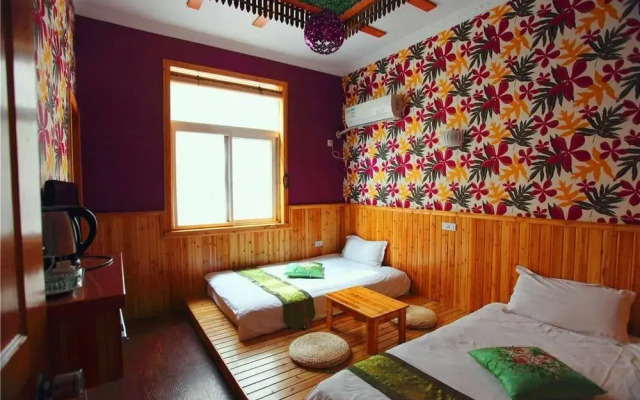 Wuzhen Yishuige Inn