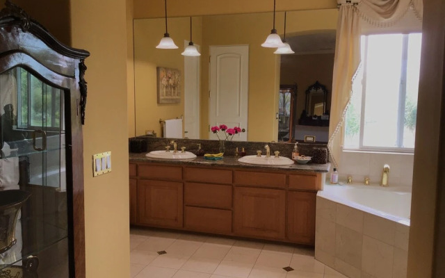 Sunshine Mountain Bed and Breakfast
