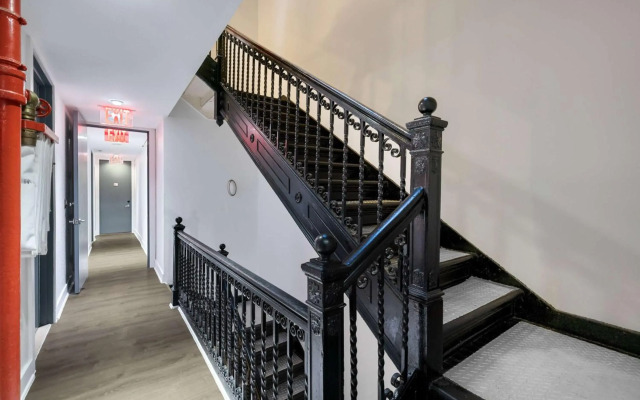 Hotel 27 by LuxUrban