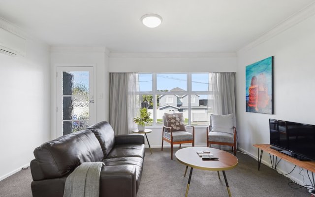 Renovated Takapuna 2BR Apt - Parking