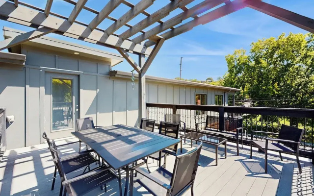 Walkable Gem! Dtwn Chattanooga Base w/ Balcony