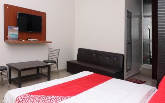 Oyo 28374 Hotel Durga