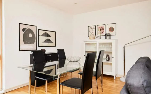 The Jasper Walk Escape - Charming 2bdr Flat With Balcony