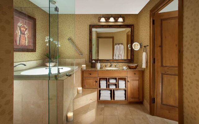 Snake River Lodge - Amenities at Sister Property