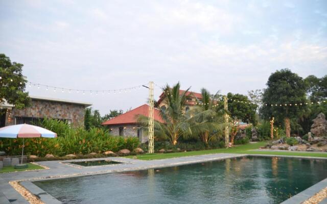 Flower and Stone Resort