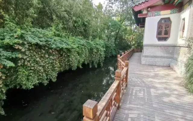 Kyriad Hotel (Jinan Baotu Quancheng Plaza)