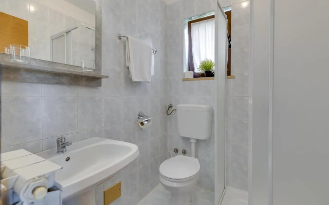 Apartment Dado