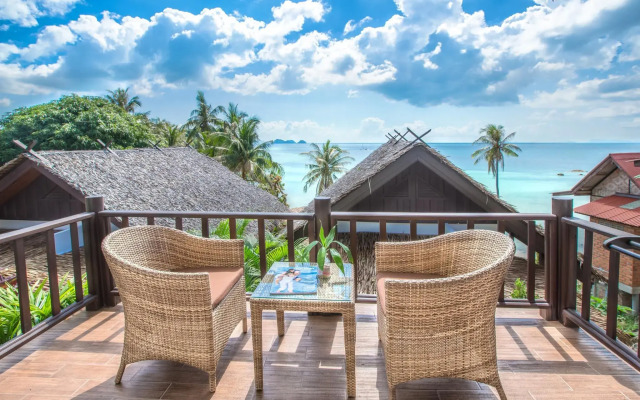 Beyond The Blue Horizon Villa Resort