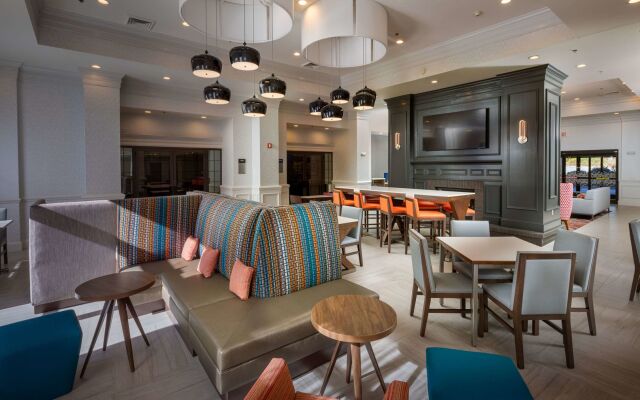 Hampton Inn & Suites Asheville Airport